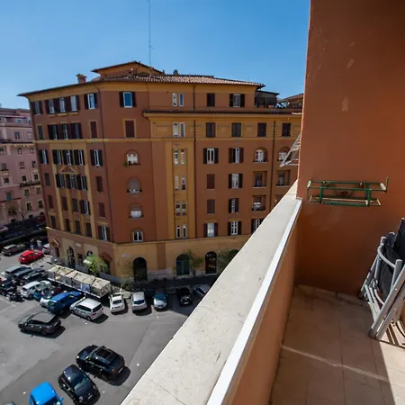 Piazza Carracci شقة *