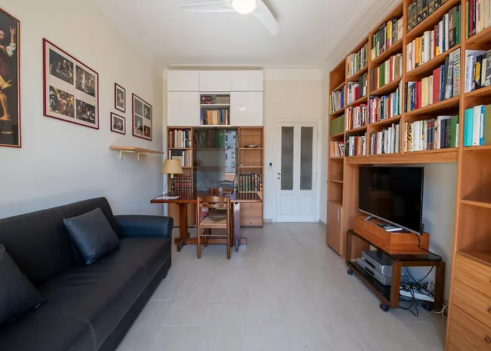 Piazza Carracci Apartment *