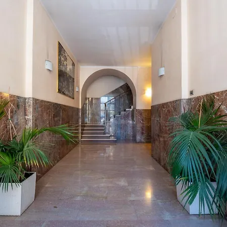 Piazza Carracci Apartament