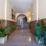 Piazza Carracci Apartment
